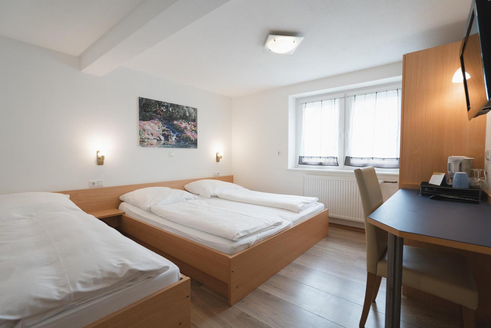 Hotel Krone Фризенхайм Екстериор снимка